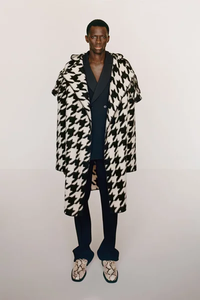 Look 16